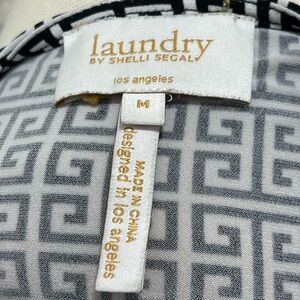 ***$5 FIND*** Laundry by Shelli Segal Black and White Geometric Top